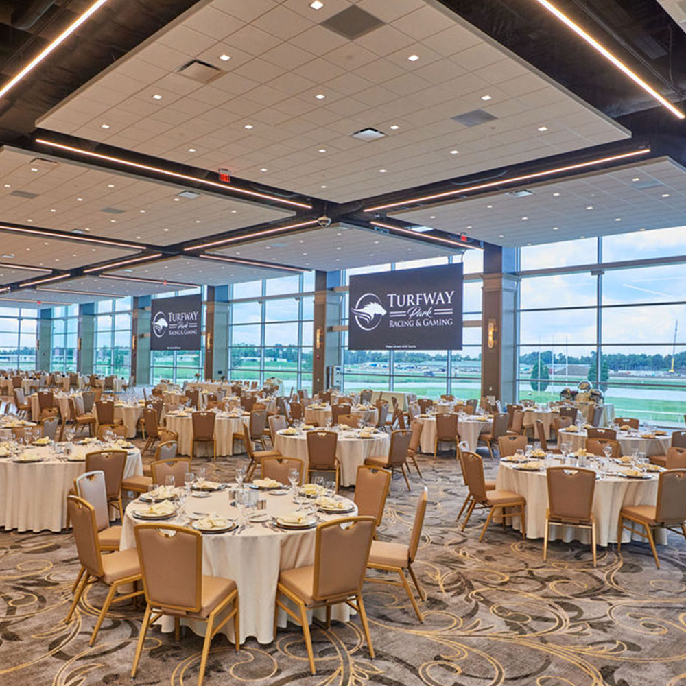 Mohegan Sun | Pool & Cabana